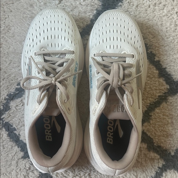 Brooks Ghost Max 3.  Sz 8.5 - Picture 4 of 7